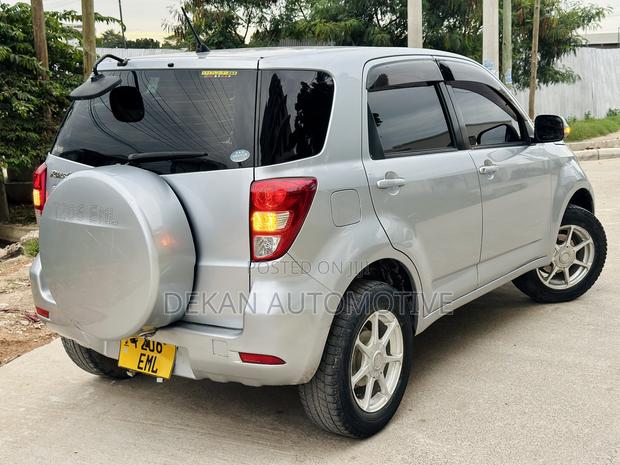 Toyota Rush 1.5 RWD 2010 Silver