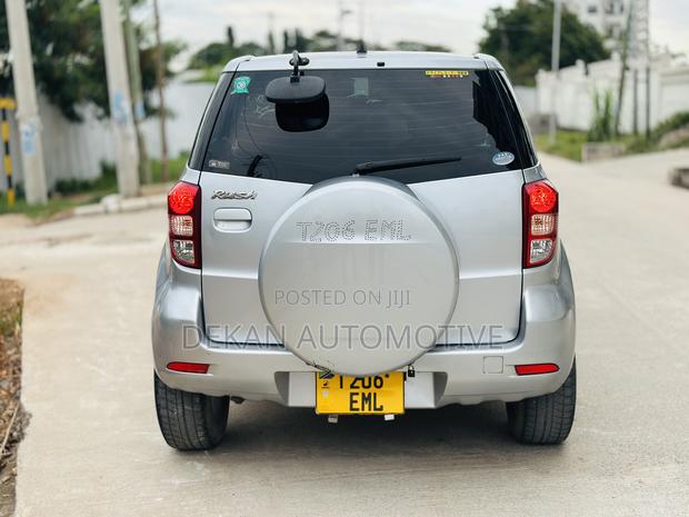 Toyota Rush 1.5 RWD 2010 Silver