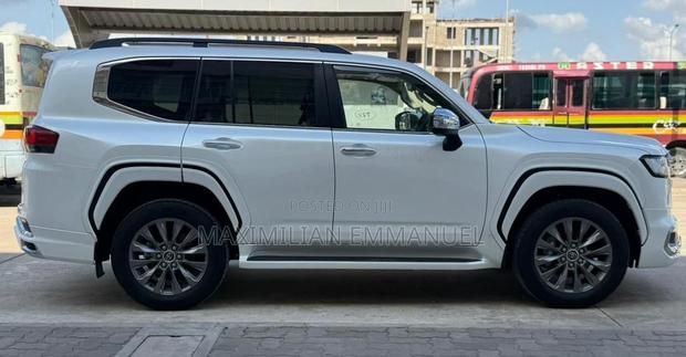 New Toyota Land Cruiser 2025 White