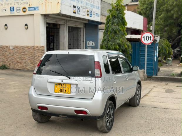 Suzuki Swift 2002 Silver