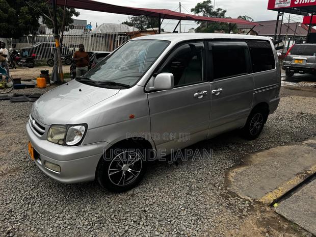 Toyota LiteAce Noah 2001 Silver