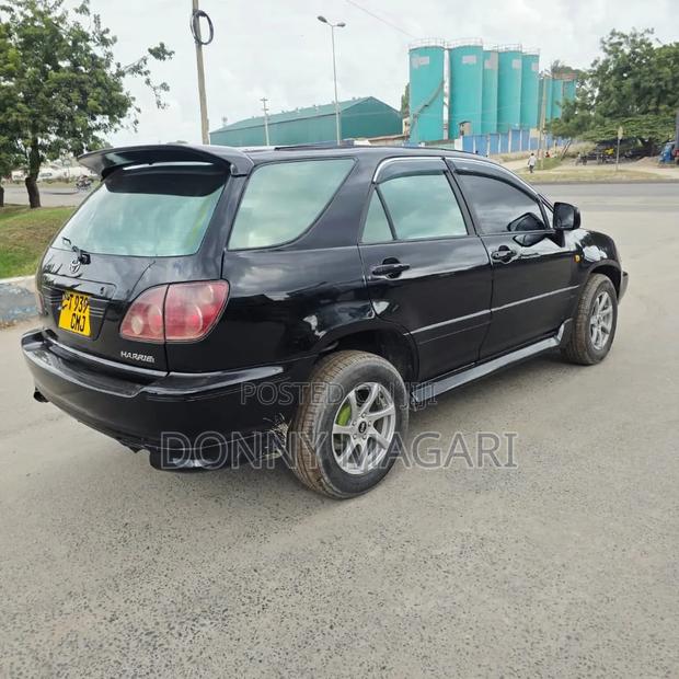 Toyota Harrier 2002 Black