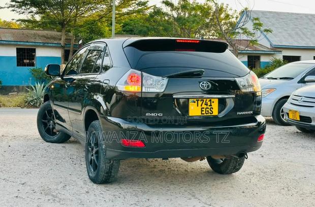 Toyota Harrier 2005 Black