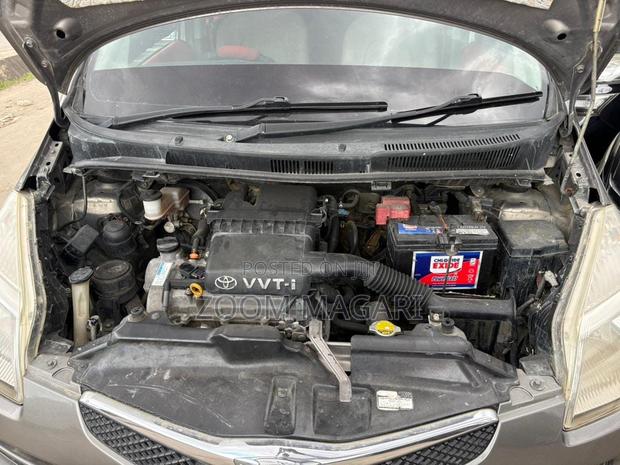 Toyota Ractis 2007 Gray