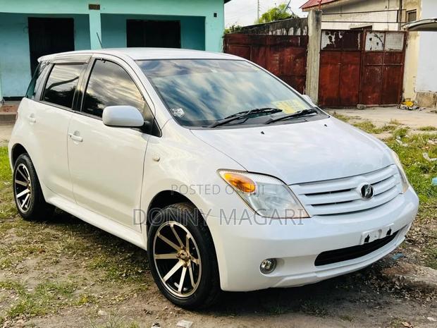 Toyota IST 2005 White
