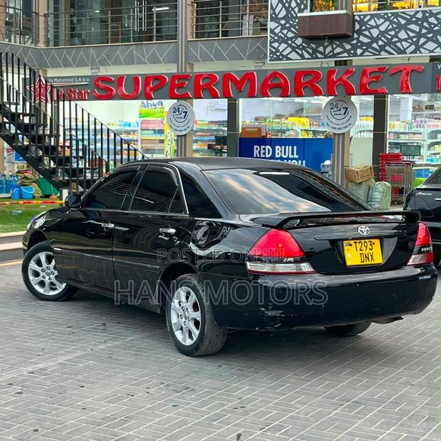 Toyota Mark II 2004 Black