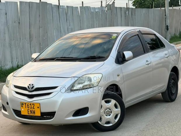 Toyota Belta 2008 Silver