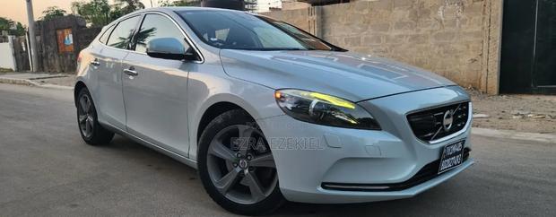 Volvo V40 2013 White