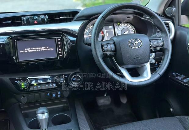Toyota Hilux Revo Double Cab Deisel 2.4 AWD 2022 Beige