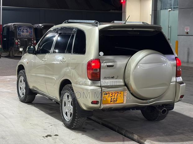 Toyota RAV4 2005 Beige