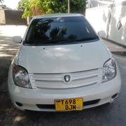 Toyota IST 2001 Pearl for sale
