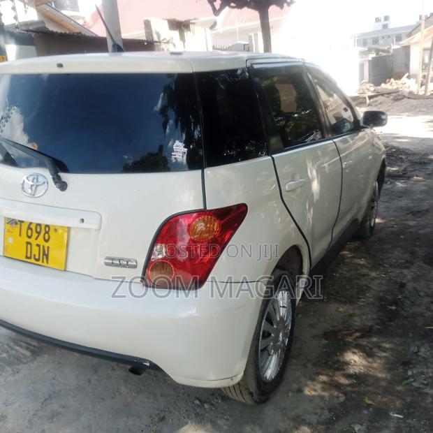 Toyota IST 2001 Pearl