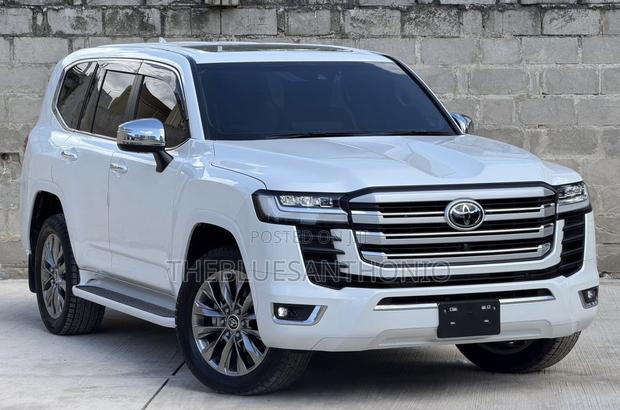 Toyota Land Cruiser 2024 White
