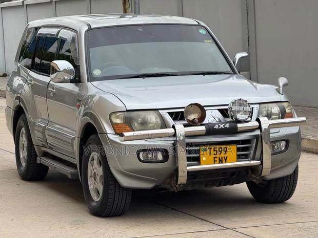 Mitsubishi Pajero 2000