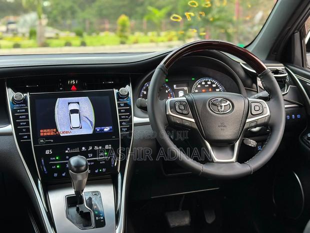 Toyota Harrier 2.0 2017 White