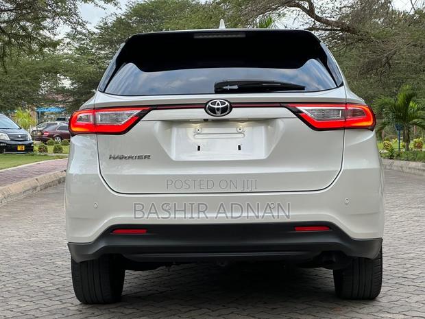 Toyota Harrier 2.0 2017 White
