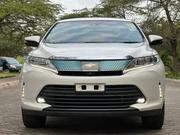 Toyota Harrier 2.0 2017 White for sale