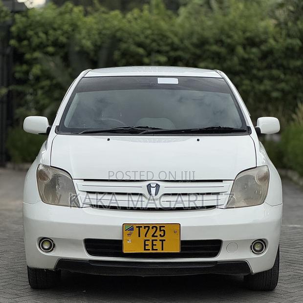 Toyota IST 2004 White