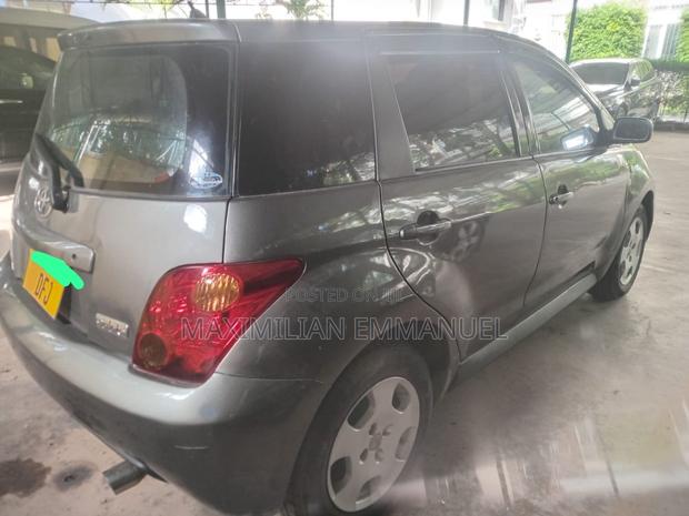 Toyota IST 2005 Gray