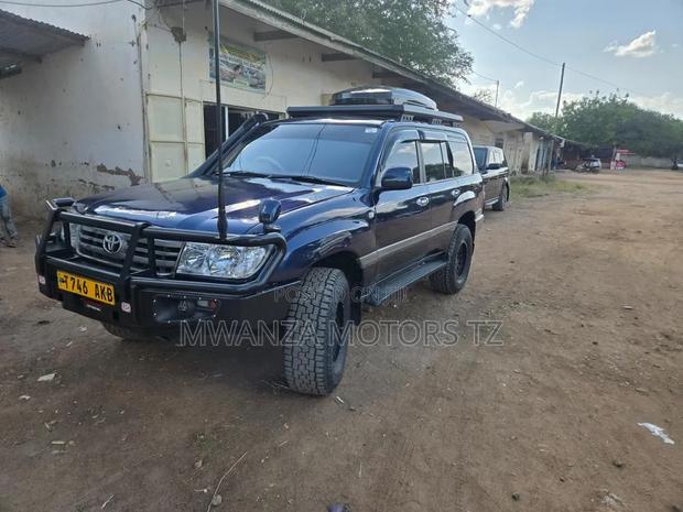 Toyota Land Cruiser 2006 Blue