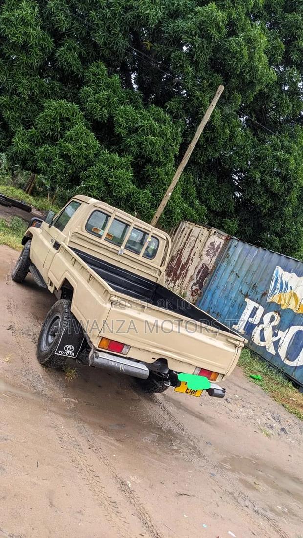 Toyota Land Cruiser 2003 Beige
