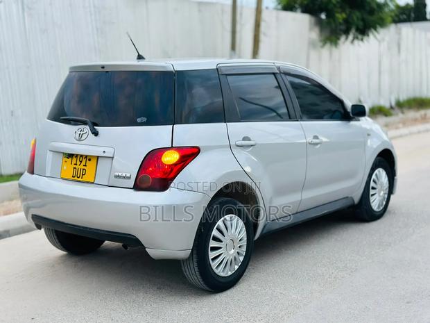 Toyota IST 2005 Silver