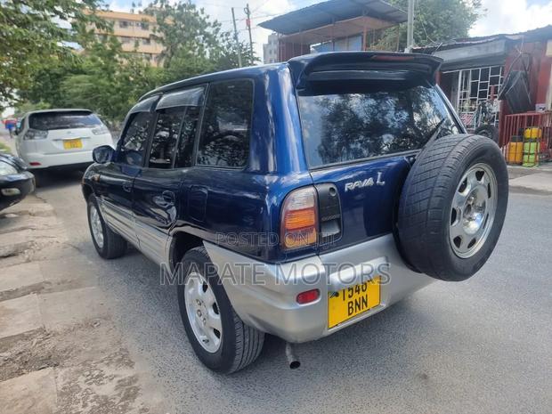 Toyota RAV4 1999 Blue