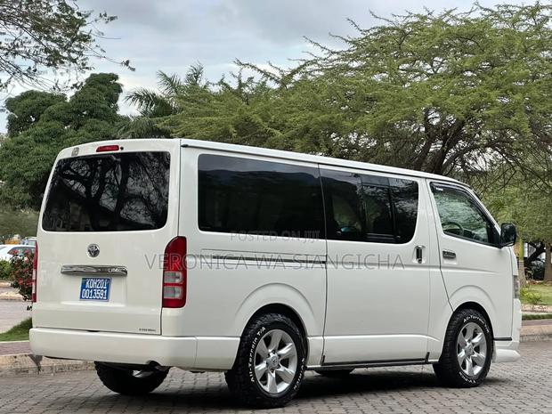 Toyota HiAce 2008 White