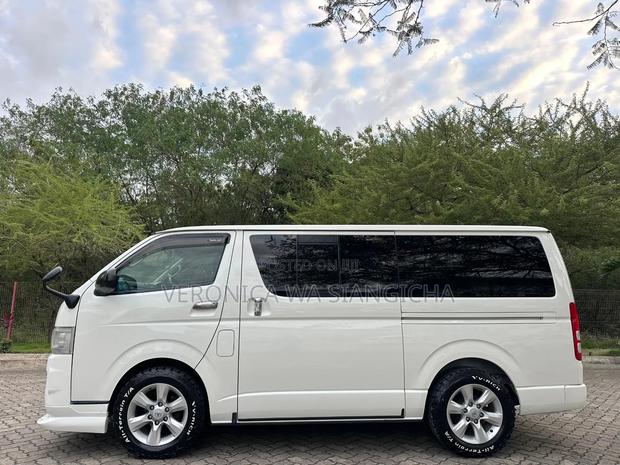 Toyota HiAce 2008 White
