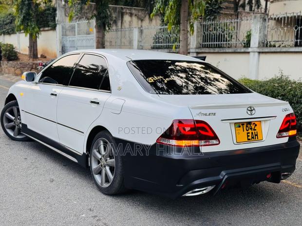 Toyota Crown 2006