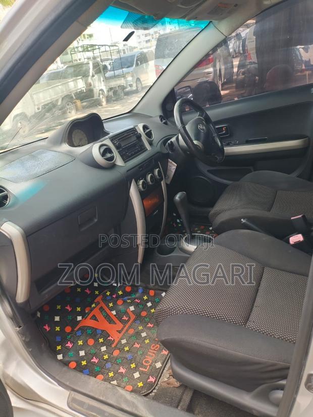 Toyota IST 2003 Silver
