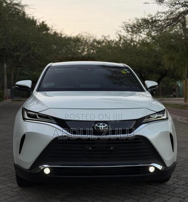 Toyota Harrier 2022 White
