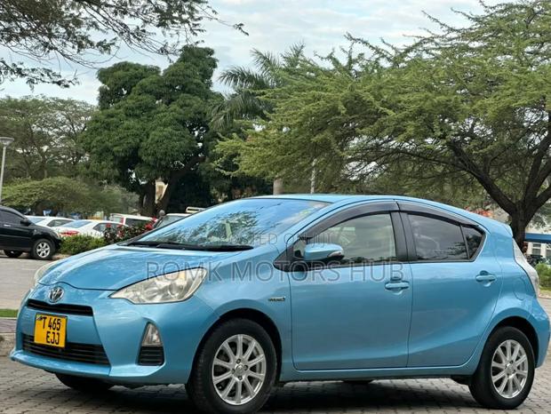 Toyota Aqua 2013 Blue