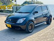 Toyota IST 2005 Black for sale