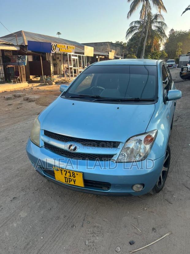 Toyota IST 2003 Blue