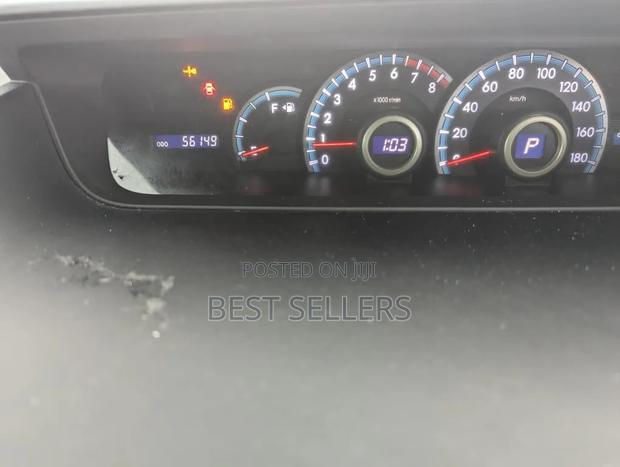 Toyota Noah 2010 Silver