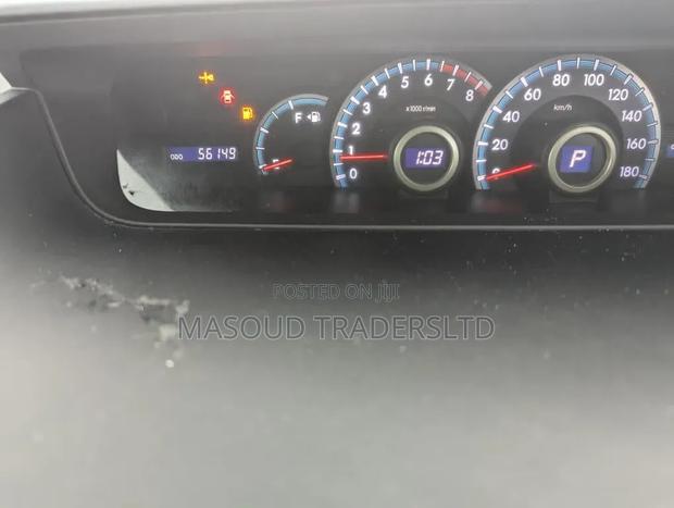 Toyota Noah 2010 Silver