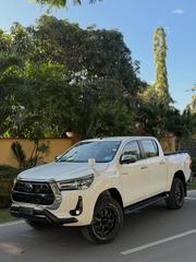 Toyota Hilux 2021 Off white for sale