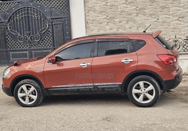 Nissan Dualis 2011 Maroon