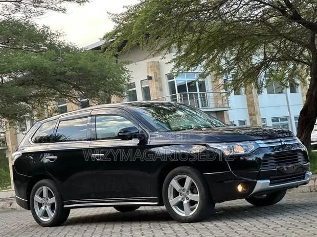 Mitsubishi Outlander 2013 Matt Black