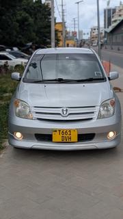Toyota IST 2007 Silver for sale