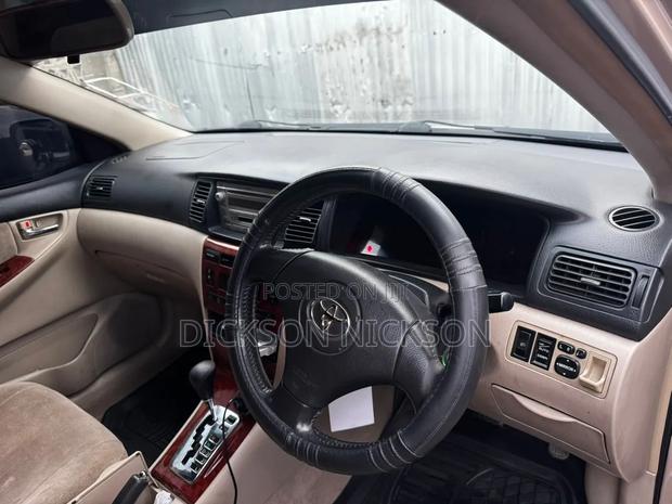 Toyota Corolla RunX 2005 Gold