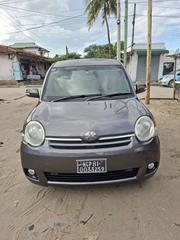 Toyota Sienta 2005 Gray for sale