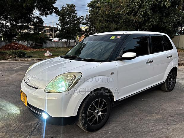 Mazda Verisa 2010 White