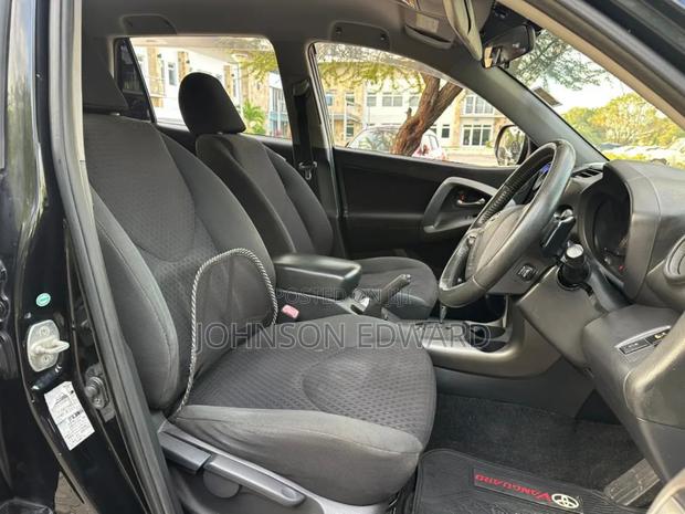Toyota Vanguard 2011 Black