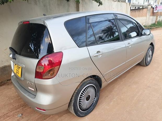 Toyota Corolla Spacio 2006 Gold