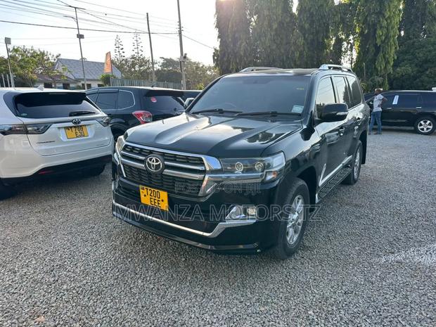 Toyota Land Cruiser 2010 Black