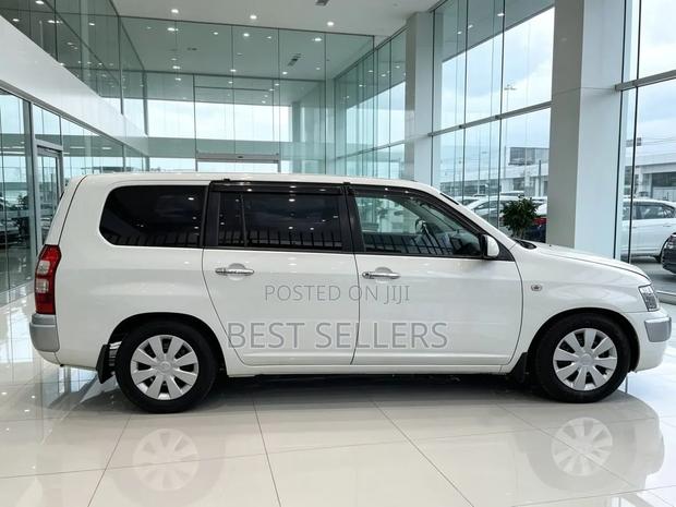 Toyota Succeed 2006