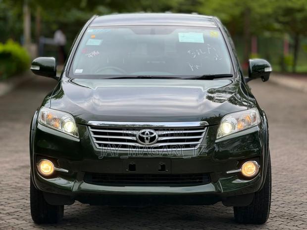 Toyota Vanguard 2010 Green
