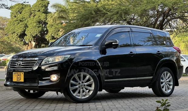 Toyota Vanguard 2011 Black